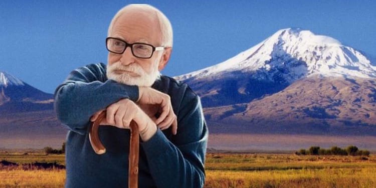 Un pensionar român a cucerit muntele Ararat cu trei pâini și un pet de Frutti Fresh