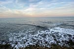 Panică pe litoral. ”Aveți idee de unde sunt aceste sunete puternice? Vibrează geamurile când se aud”