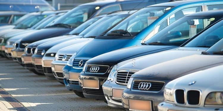 UE vrea să oprească manipularea kilometrajului, dar refuză testarea anuală a mașinilor vechi