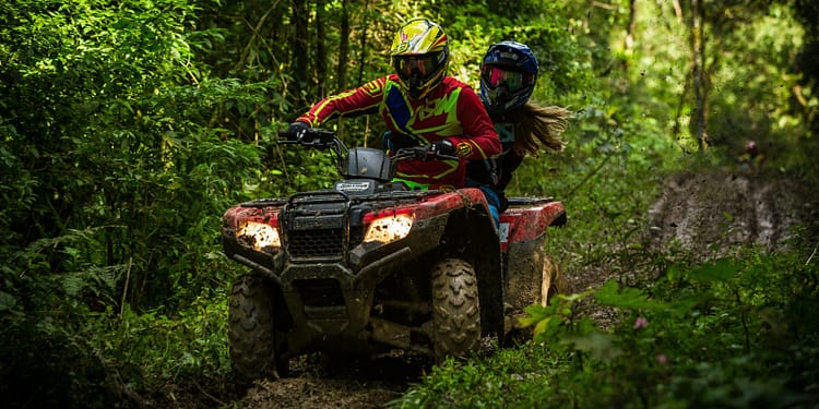 De ce este ATV-ul printre cele mai periculoase vehicule. Riscurile la care te expui când te urci pe „monstruleț“ / video