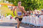 Tot mai sportivi! Românii care aleargă prin parcuri au început să vâneze și veverițe