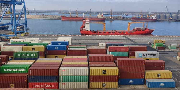 Beijingul se prezintă drept noul garant al comerțului global. China își exportă nu doar bunurile, ci și deflația