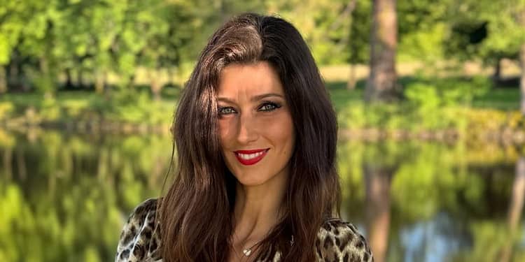 „Sunt un imbecil”. Un bărbat de 76 de ani a călătorit 760 de km pentru a se căsători cu o fostă Miss Franța, dar a fost întâmpinat de soțul ei