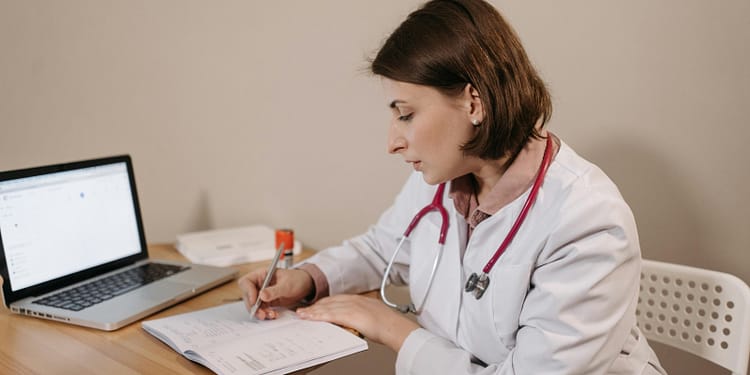 CNAS: Cine rămâne asigurat fără contribuție și cine va plăti. Schimbări majore în sănătate: Milioane de români, vizați