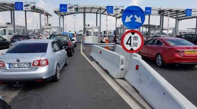 Românii își redescoperă țara căutând un loc unde să poată traversa Dunărea la bulgari