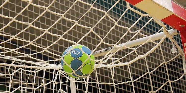 Soluție propusă pentru salvarea echipelor de handbal din România