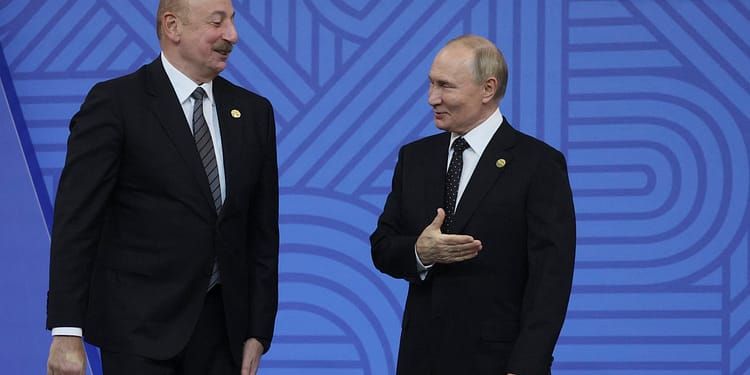 O țară vecină Rusiei se distanțează de Moscova. Presupuși spioni ruși au fost arestați în redacția locală a Sputnik