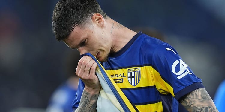Dennis Man, pe cale să semneze! Parma și-a mai coborât pretențiile: ”Totul depinde de următoarele ore!”