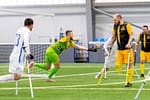 Deși schilodită de bombele lui Putin, Ucraina nu se dă bătută. Ia naștere primul campionat de fotbal jucat în cârje