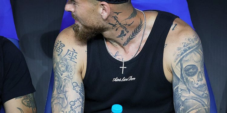 Denis Alibec, „exponat” în Ghencea » Și-a etalat tatuajele în meciul contra fostei echipe