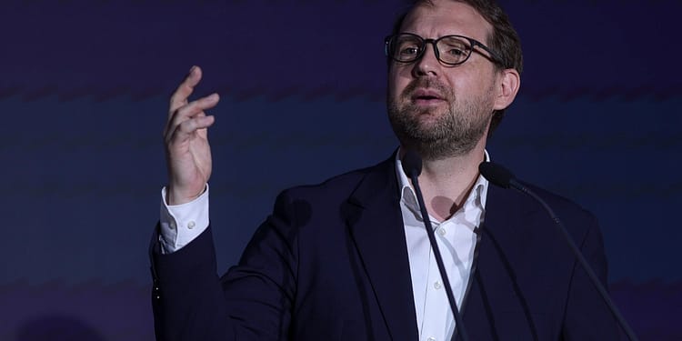 Dominic Fritz, atac la adresa AUR: „Vrea o Românie a celor care conspiră în culise cu Moscova” / Replica lui George Simion