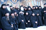 O familie de români a vizitat șase mânăstiri fugind de ploaie