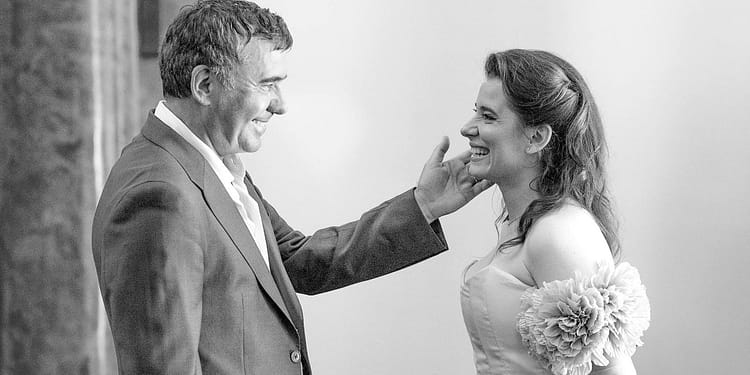Kira Hagi, sosire regală la nuntă! Fiica „Regelui” pășește spre altar dintr-o mașină unică în lume