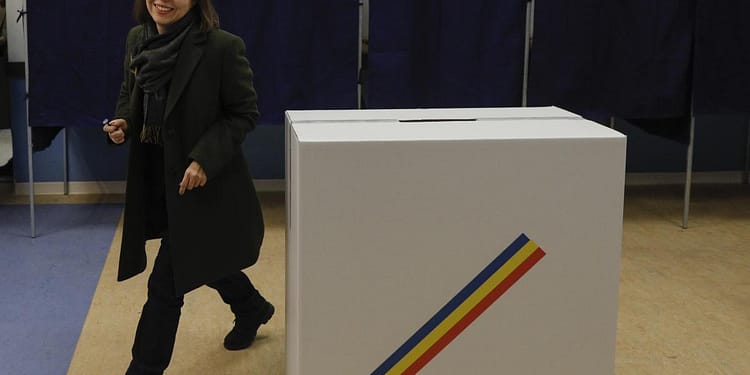 Cine a atras privirile la secția de votare: Războiul paltoanelor din ziua alegerilor