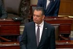 Senator american, în lacrimi, după ce a fost arestat pentru că a vrut să pună o întrebare: „Mă rog să nu trăiți niciodată așa ceva”