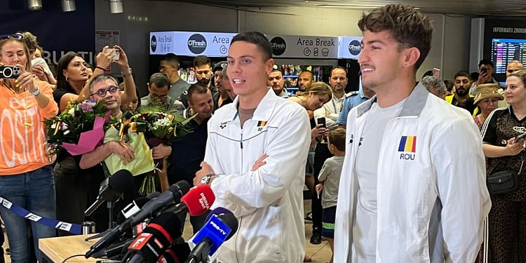 David Popovici a revenit în România după Mondialul din Singapore. A lămurit chiar la sosire ‘problema’ retragerii