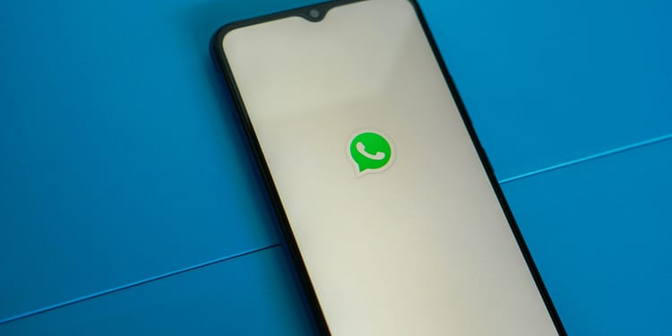 WhatsApp ar putea introduce publicitate: o decizie profitabilă, dar riscantă
