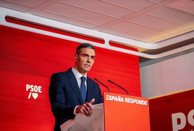 Premierul Pedro Sanchez subliniază beneficiile aduse de imigrație, în contextul violențelor din Spania