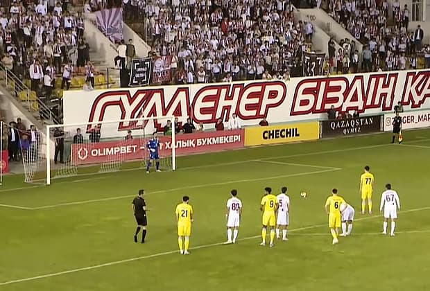 Andrei Vlad, ce-ai vrut să faci?! „Truc” bizar în meciul contra liderului din Kazahstan