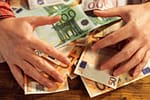Joburile în care românii simpli câștigă cât un director la stat: „Cel mai bine plătit ia 11.000 de euro pe lună, iar cel mai prost 6.000”