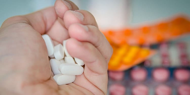 Ce este Zolpidem, medicamentul care i-a adus dosar penal patronului clubului „Expirat”. „Ceva nu e în regulă”