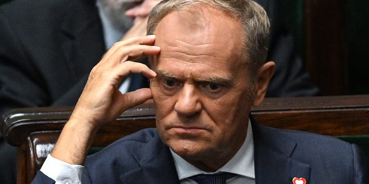 Tusk avertizează că Rusia încearcă să includă în negocierile privind Ucraina și reducerea trupelor americane în Europa