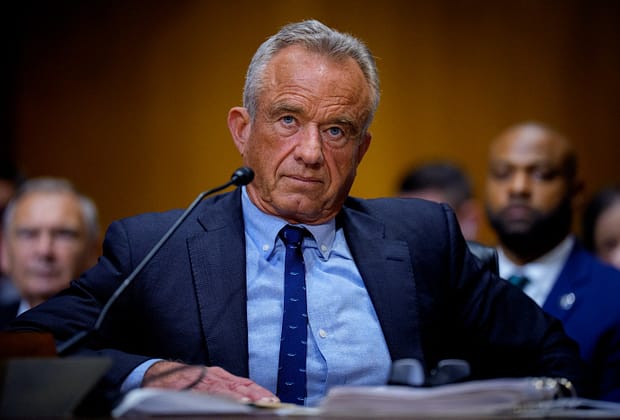 Încă o decizie controversată în SUA: Autoritatea de sănătate publică renunță la recomandarea vaccinării la naștere împotriva hepatitei B, o victorie importantă pentru secretarul Robert F. Kennedy Jr.