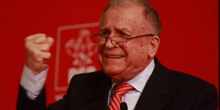 Ion Iliescu a chemat 15.000 de mineri ca să bată cancerul