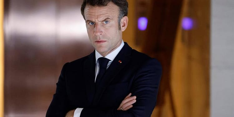 „O cruzime abjectă”. Emmanuel Macron condamnă imaginile cu ostaticii israelieni difuzate de Hamas