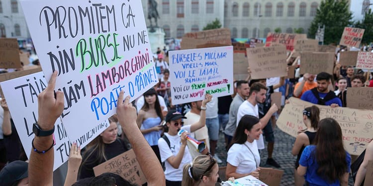 Critici de la vârful PSD, după ce Daniel David le-a spus studenților să-și ia joburi part-time. „Viața în București sau Cluj este obscen de scumpă”