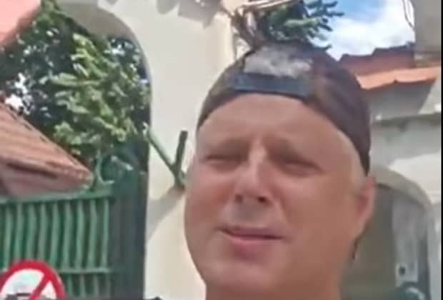 Marian Ceauşescu, live din faţa spitalului în care Ion Iliescu se află internat în stare critică