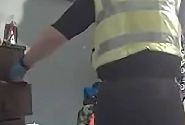 Ofițer de poliție, condamnat la închisoare pentru furtul lenjeriei intime a unei femei în timpul unei percheziții