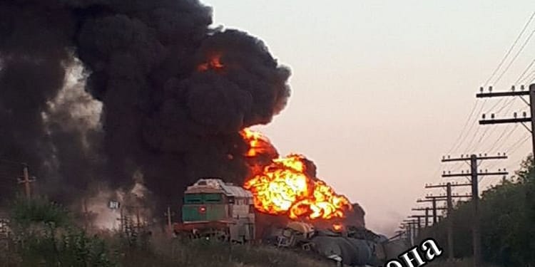 Tren rusesc cu combustibil destinat aprovizionării infanteriei, atacat cu drone de ucraineni