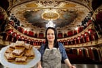 Jamila, decorată cu Steaua României, că a salvat cu rețetele ei mii de neveste de bătaie