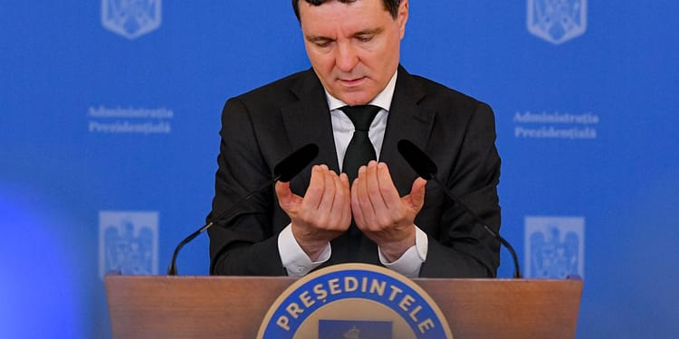 Nicușor Dan și-a depus declarația de avere. A inclus lista celor 400 de persoane care l-au împrumutat în campanie