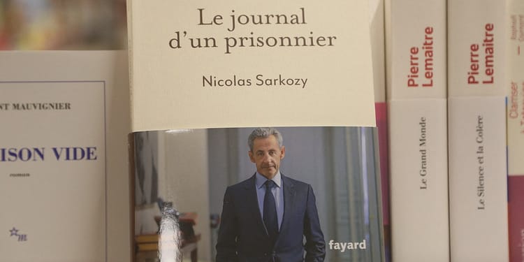 Sarkozy și-a lansat cartea „Jurnalul unui prizonier”, în care descrie cele 20 de zile petrecute în închisoare