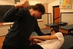 Totul despre „Butonul roșu” din școli. Cum facem ca „pâra” să se transforme în responsabilitate