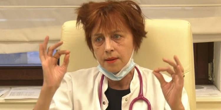 Medicul antivaccinist Flavia Groșan șochează din nou: persoanele nevaccinate se pot îmbolnăvi dacă fac sex cu cineva vaccinat