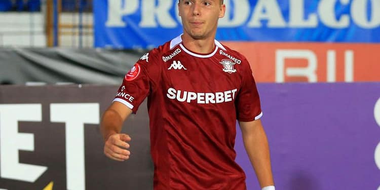 În timp ce achizițiile întârzie, Rapid negociază cedarea lui Rareș Pop în Superliga