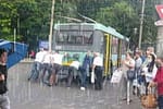 Bucureștenii, invitați să iasă pe străzi în weekend. Va ploua cu apă caldă!