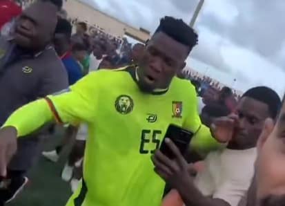 „Groparul” Onana, gest scandalos! Portarul a lovit un fan după meci „Groparul” Onana, gest scandalos! Portarul a lovit un fan după meci