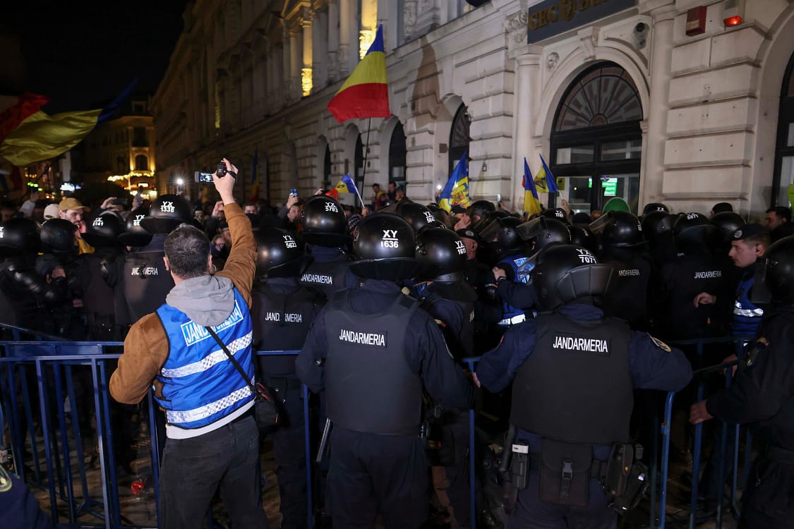 Interzicerea candidaturii lui Georgescu a dus la proteste FOTO Inquam Photos/George Călin