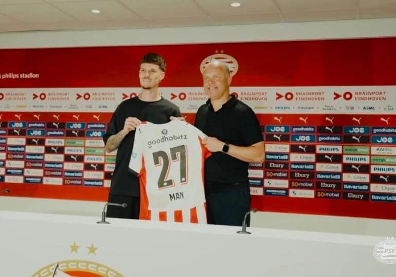 Dennis Man a bătut palma cu PSV Eindhoven Foto/Twitter