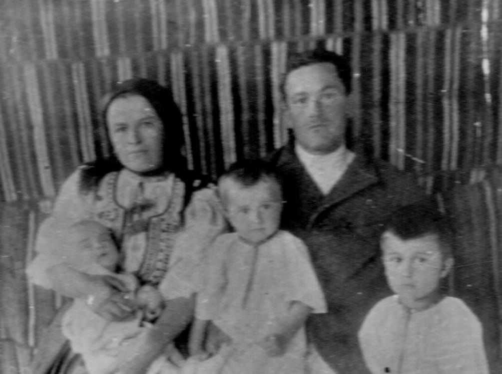 Familia lui Teodor Șușman. Imagine interbelică. Arhiva familiei