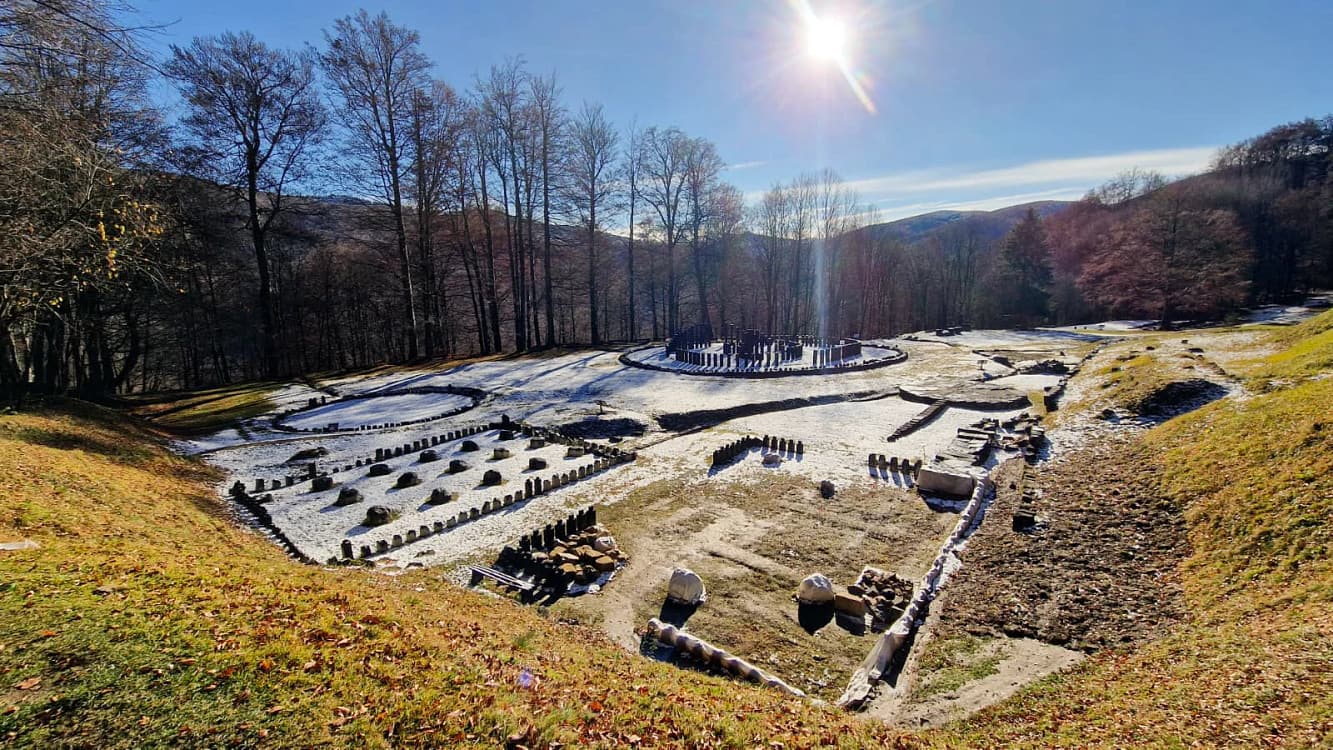 Sarmizegetusa Regia ar fi fost locul templelor unor divinități solare. FOTO: Administrația S.R.