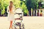 Discriminare la modul de stabilire a pensiei pentru femei. Ce se întâmplă în cazul concediului de creșterere a copilului după anul 2001