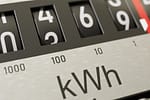 Cât se pot scumpi facturile după renunțarea la prețurile plafonate ale energiei electrice. Precizări oficiale