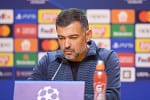 Feyenoord -a concediat antrenorul cu două zile înaintea partidei cu AC Milan