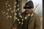 Un bihorean şi-a dat familia afară şi a băgat prunii în casă, ca să nu îngheţe