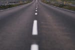 Paradox în legislaţia românească. Nu au permis de conducere, dar sunt obligaţi să meargă pe şosea